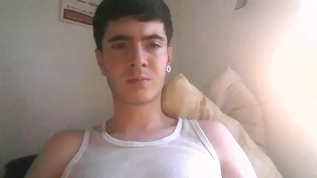 Snapshot of lio____ chatting on 05-26-26, 10:52 lio online show from 05-26-26, 10:52