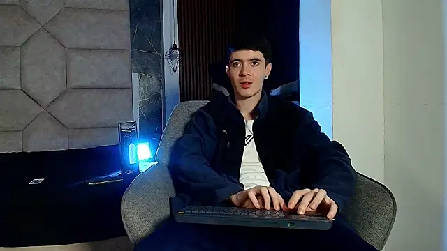 Snapshot of lio____ chatting on 07-10-26, 06:24 lio online show from 07-10-26, 06:24