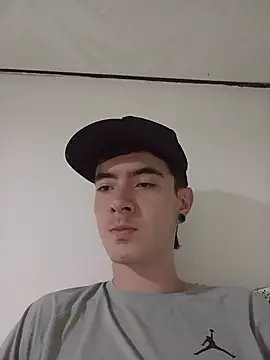 Snapshot of lio____ chatting on 03-20-26, 10:44 lio online show from 03-20-26, 10:44