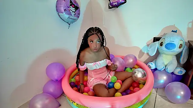 Snapshot of Ellie_Cute7 chatting on 06-15-26, 07:46 Ellie Cute7 online show from 06-15-26, 07:46