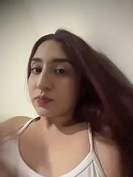 EsmeraldaNaim online show from 05-04-26, 06:06