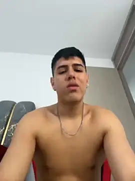 Snapshot of Angel_khouri_ chatting on 04-16-26, 09:39 Angel khouri online show from 04-16-26, 09:39