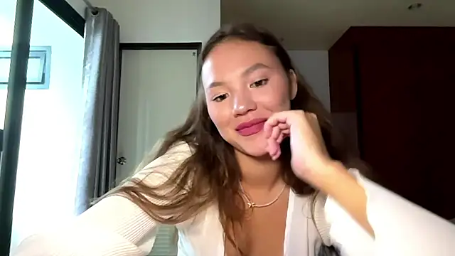 Snapshot of kamila_18_french chatting on 04-09-26, 06:19 kamila 18 french online show from 04-09-26, 06:19