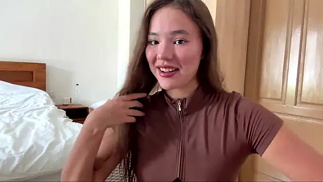 Snapshot of kamila_18_french chatting on 05-04-26, 05:11 kamila 18 french online show from 05-04-26, 05:11
