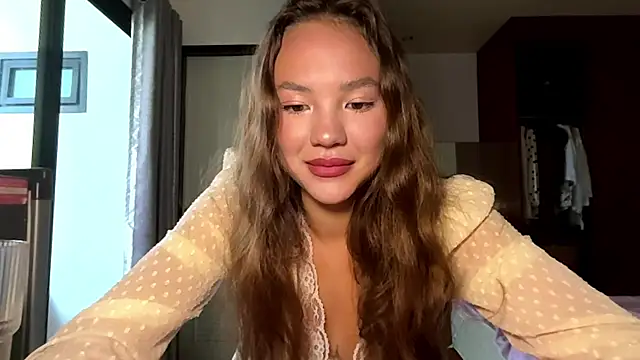 Snapshot of kamila_18_french chatting on 04-05-26, 02:18 kamila 18 french online show from 04-05-26, 02:18