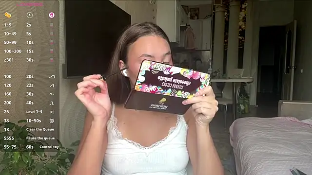 Snapshot of kamila_18_french chatting on 06-16-26, 03:17 kamila 18 french online show from 06-16-26, 03:17