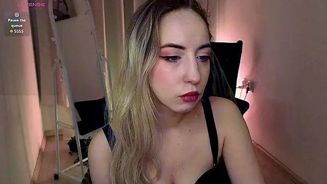 Snapshot of ShadowSparkle chatting on 03-21-26, 02:02 ShadowSparkle online show from 03-21-26, 02:02