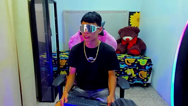 Dayron lee  online show from 03-22-26, 09:16