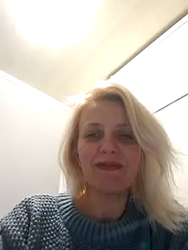 Snapshot of MiaLove183 chatting on 03-31-26, 01:35 MiaLove183 online show from 03-31-26, 01:35