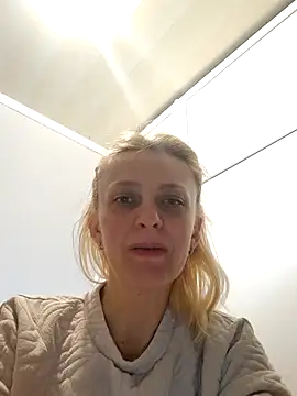 Snapshot of MiaLove183 chatting on 04-11-26, 07:56 MiaLove183 online show from 04-11-26, 07:56