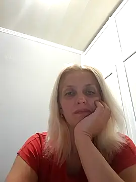 Snapshot of MiaLove183 chatting on 07-24-26, 01:07 MiaLove183 online show from 07-24-26, 01:07