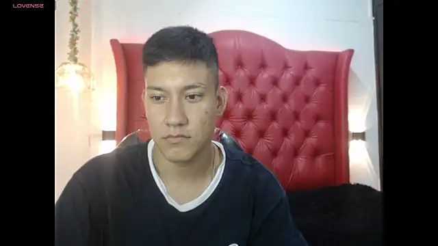 Snapshot of DominantBoy4 chatting on 07-08-26, 01:30 DominantBoy4 online show from 07-08-26, 01:30