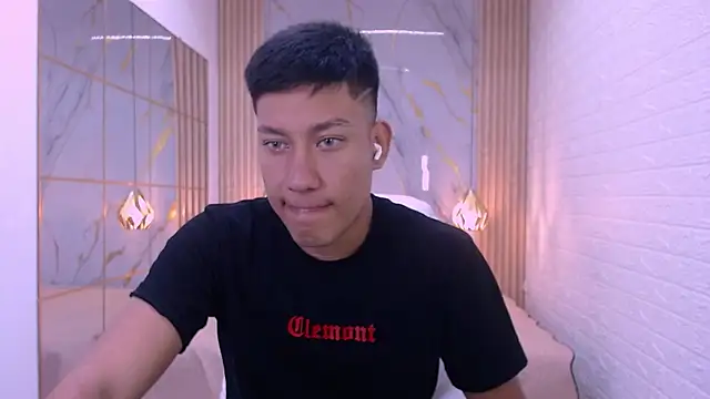 Snapshot of DominantBoy4 chatting on 03-21-26, 01:04 DominantBoy4 online show from 03-21-26, 01:04