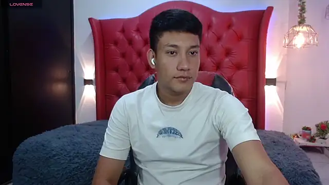 Snapshot of DominantBoy4 chatting on 05-15-26, 09:13 DominantBoy4 online show from 05-15-26, 09:13