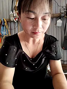 Snapshot of Cute-flowers chatting on 04-23-26, 05:25 Cute-flowers online show from 04-23-26, 05:25