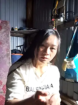 Snapshot of Cute-flowers chatting on 04-01-26, 01:52 Cute-flowers online show from 04-01-26, 01:52