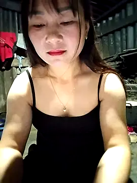 Snapshot of Cute-flowers chatting on 04-30-26, 01:51 Cute-flowers online show from 04-30-26, 01:51
