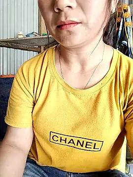 Snapshot of Cute-flowers chatting on 04-14-26, 04:28 Cute-flowers online show from 04-14-26, 04:28