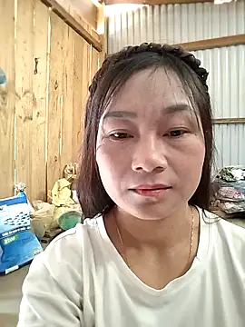 Snapshot of Cute-flowers chatting on 04-18-26, 02:03 Cute-flowers online show from 04-18-26, 02:03