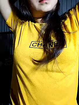 Snapshot of Cute-flowers chatting on 04-13-26, 02:54 Cute-flowers online show from 04-13-26, 02:54