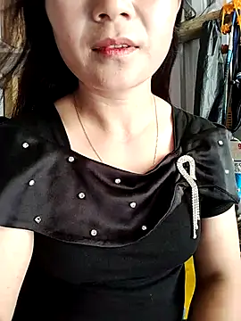 Snapshot of Cute-flowers chatting on 04-10-26, 05:25 Cute-flowers online show from 04-10-26, 05:25