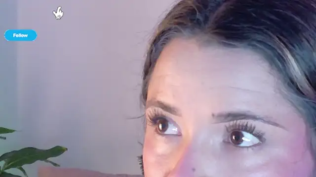 Snapshot of KylieVennet chatting on 04-29-26, 04:05 KylieVennet online show from 04-29-26, 04:05