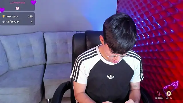 Tom Parker  online show from 06-14-26, 03:41