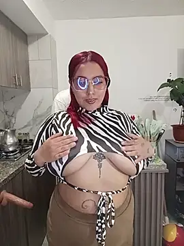 BombomAndAxel online show from 06-07-26, 03:23