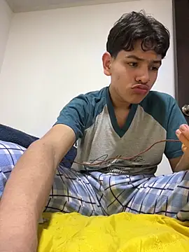 Snapshot of juanma759 chatting on 04-13-26, 01:53 juanma759 online show from 04-13-26, 01:53