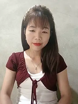 Snapshot of AmyLinee01 chatting on 06-11-26, 06:32 AmyLinee01 online show from 06-11-26, 06:32