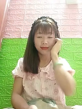 Snapshot of AmyLinee01 chatting on 06-10-26, 05:30 AmyLinee01 online show from 06-10-26, 05:30