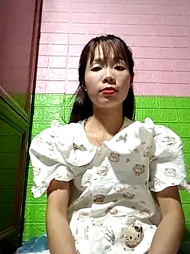Snapshot of AmyLinee01 chatting on 04-29-26, 11:03 AmyLinee01 online show from 04-29-26, 11:03