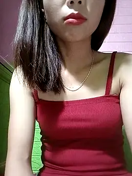 Snapshot of AmyLinee01 chatting on 04-18-26, 03:36 AmyLinee01 online show from 04-18-26, 03:36