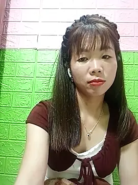 Snapshot of AmyLinee01 chatting on 06-20-26, 08:25 AmyLinee01 online show from 06-20-26, 08:25