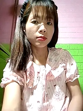 Snapshot of AmyLinee01 chatting on 04-28-26, 10:58 AmyLinee01 online show from 04-28-26, 10:58