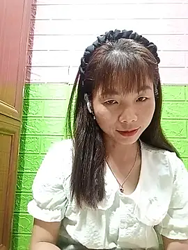 Snapshot of AmyLinee01 chatting on 06-19-26, 08:14 AmyLinee01 online show from 06-19-26, 08:14