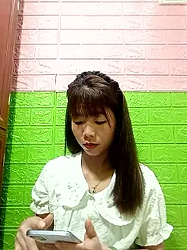 Snapshot of AmyLinee01 chatting on 06-30-26, 11:49 AmyLinee01 online show from 06-30-26, 11:49