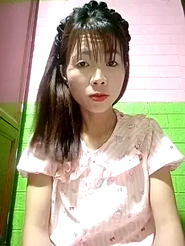 Snapshot of AmyLinee01 chatting on 05-02-26, 05:01 AmyLinee01 online show from 05-02-26, 05:01