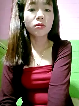 Snapshot of AmyLinee01 chatting on 05-06-26, 05:28 AmyLinee01 online show from 05-06-26, 05:28
