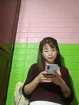 Snapshot of AmyLinee01 chatting on 05-21-26, 05:21 AmyLinee01 online show from 05-21-26, 05:21