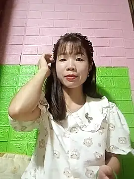Snapshot of AmyLinee01 chatting on 06-05-26, 06:18 AmyLinee01 online show from 06-05-26, 06:18