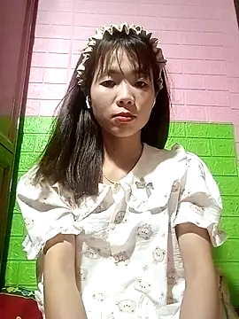 Snapshot of AmyLinee01 chatting on 05-05-26, 01:08 AmyLinee01 online show from 05-05-26, 01:08