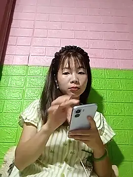 Snapshot of AmyLinee01 chatting on 06-04-26, 05:12 AmyLinee01 online show from 06-04-26, 05:12