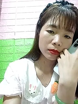Snapshot of AmyLinee01 chatting on 07-08-26, 11:33 AmyLinee01 online show from 07-08-26, 11:33