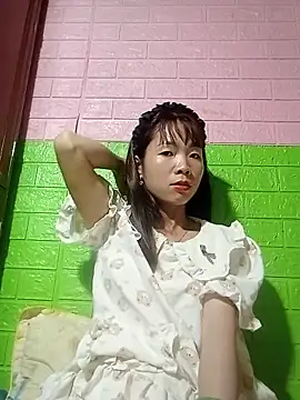 Snapshot of AmyLinee01 chatting on 05-18-26, 11:20 AmyLinee01 online show from 05-18-26, 11:20