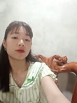 Snapshot of AmyLinee01 chatting on 06-17-26, 08:36 AmyLinee01 online show from 06-17-26, 08:36