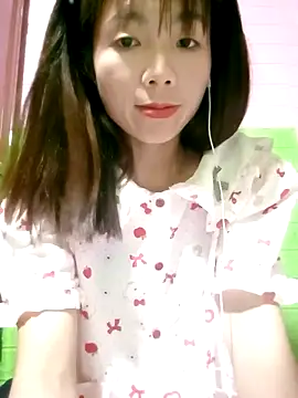 Snapshot of AmyLinee01 chatting on 04-30-26, 08:57 AmyLinee01 online show from 04-30-26, 08:57