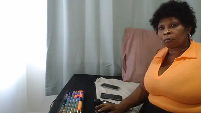 Snapshot of Lucia-boobs chatting on 07-30-26, 03:00 Lucia-boobs online show from 07-30-26, 03:00