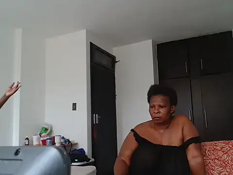 Lucia-boobs online show from 03-26-26, 04:55