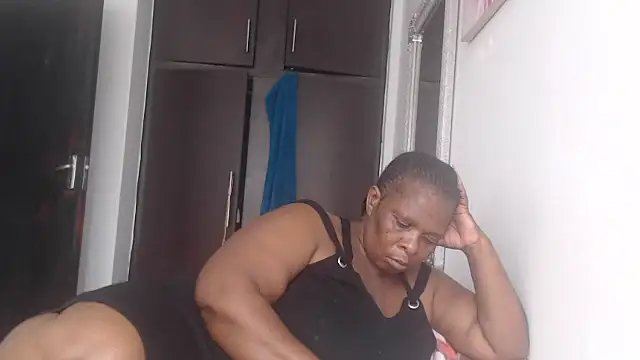 Lucia-boobs online show from 04-17-26, 11:46